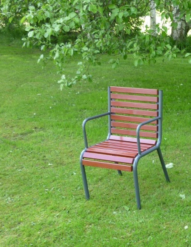 ulkotuoli kaarevilla reunoilla